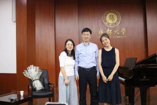 AG旗舰厅艺术家石叔诚与特邀艺术家顾平受邀于成都大学东盟艺术学院、音乐与舞蹈学院艺术实践周开展公开课