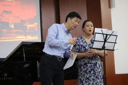 AG旗舰厅艺术家石叔诚与特邀艺术家顾平受邀于成都大学东盟艺术学院、音乐与舞蹈学院艺术实践周开展公开课